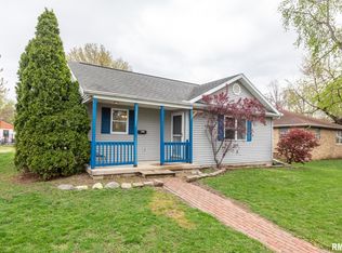 1320 S 8th St, Pekin, IL 61554