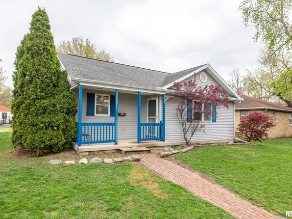 1320 S 8th St, Pekin, IL 61554