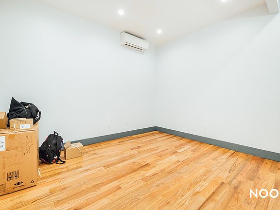 3rd image of 237 Montrose Ave #1G
