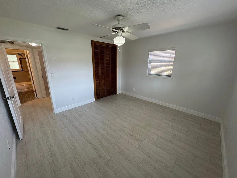 Grevilla Ave S — Photo 10