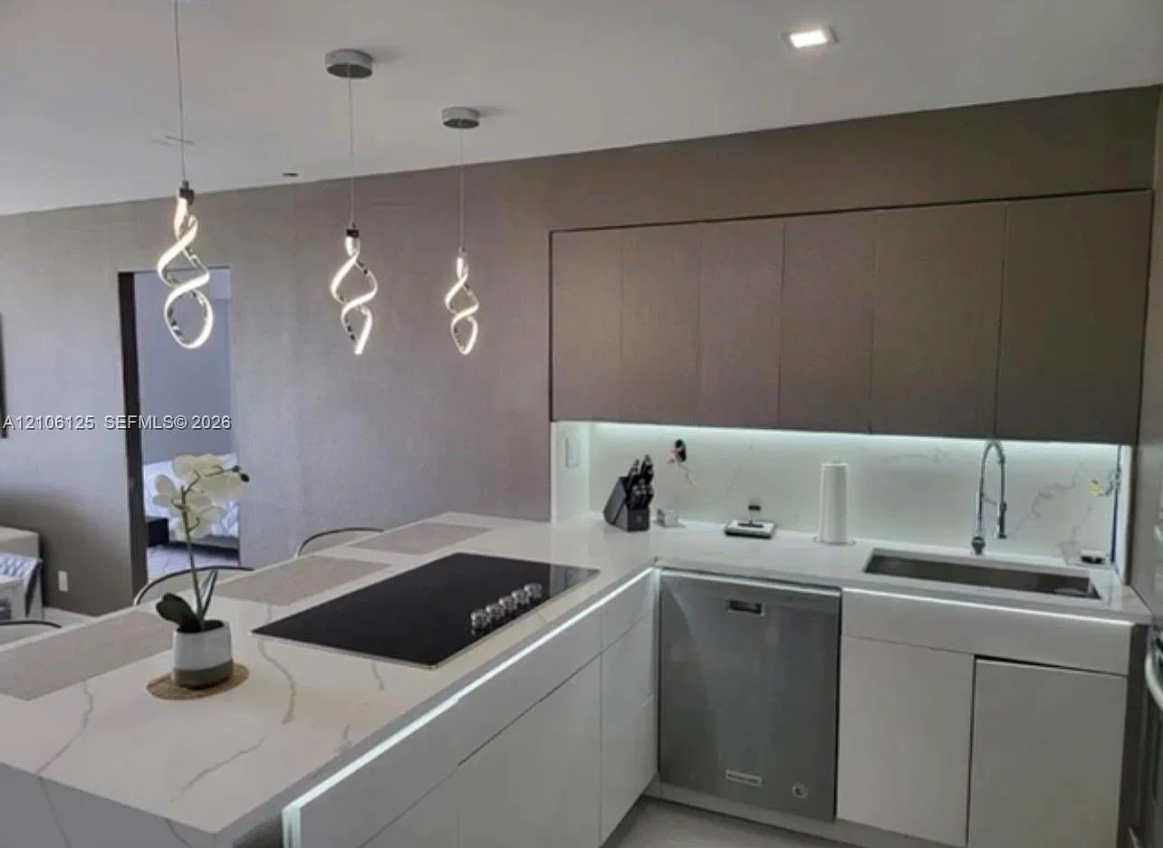20379 W Country Club Dr — Photo 3