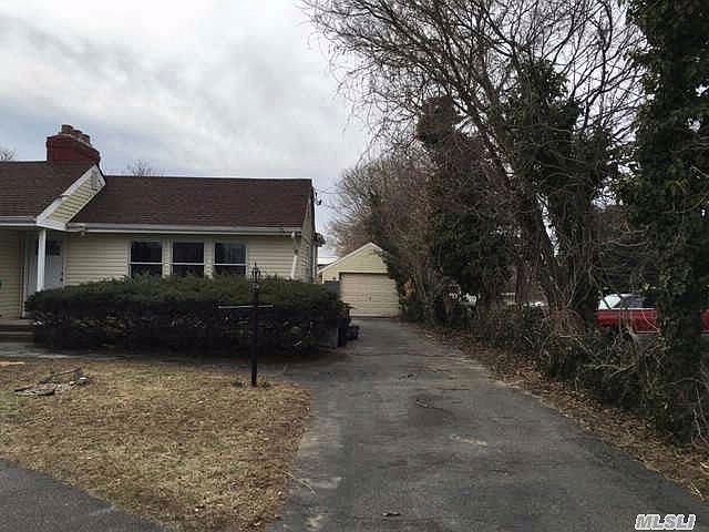 2nd image of 60 Shore Ln