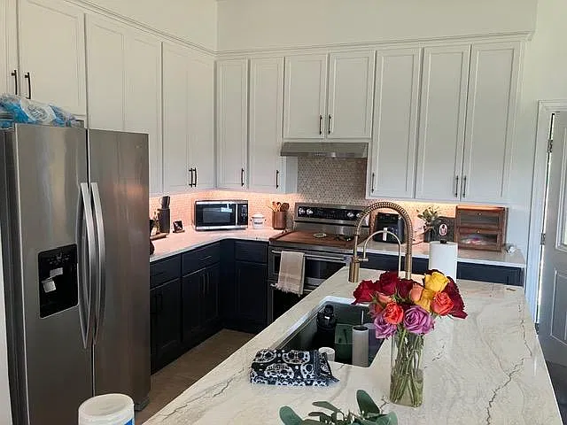 77 Harbour Row Dr — Photo 1