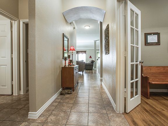5th image of 1012 Rockton Dr