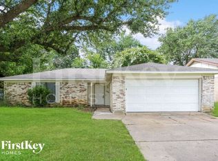 106 Countryside Dr, Arlington, TX 76014