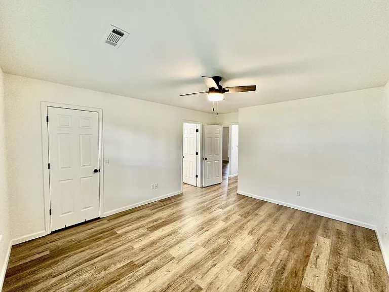802 E Kara Ln — Photo 19