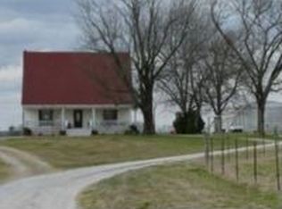 985 3 Mile Ln, Tuscumbia, AL 35674
