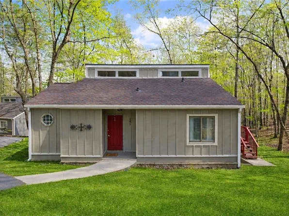 106 Lake Cottages Ct, Waleska, GA 30183