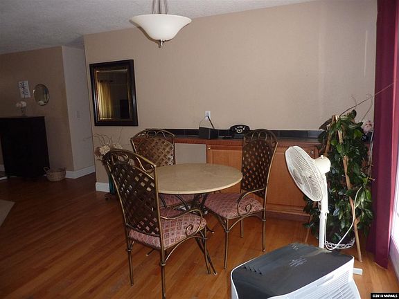 5th image of 967 Arrowhead Dr