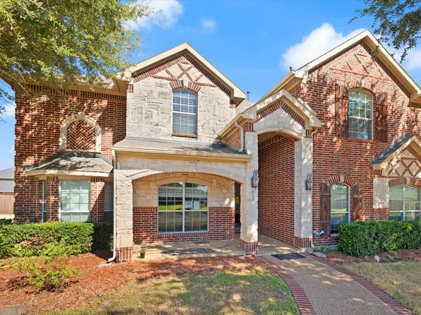 425 Kearsarge St, Desoto, TX 75115