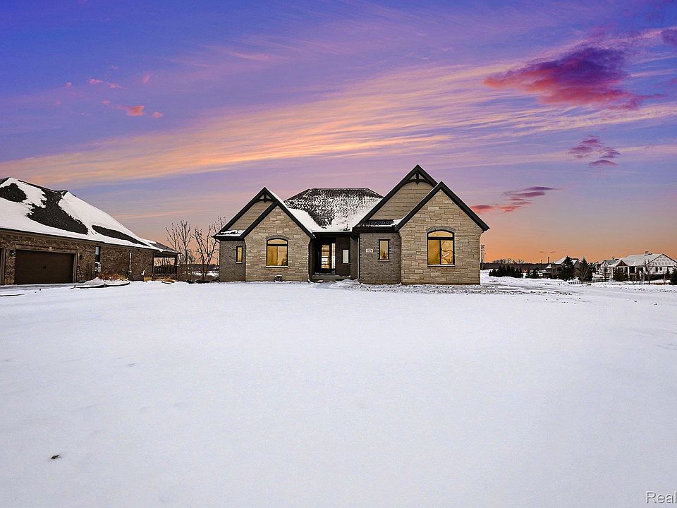 1st image of 67376 Greystone Ct