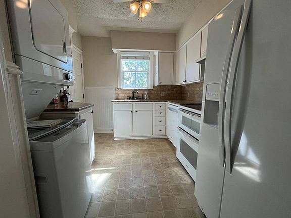 5th image of 200 W Charnwood St APT A