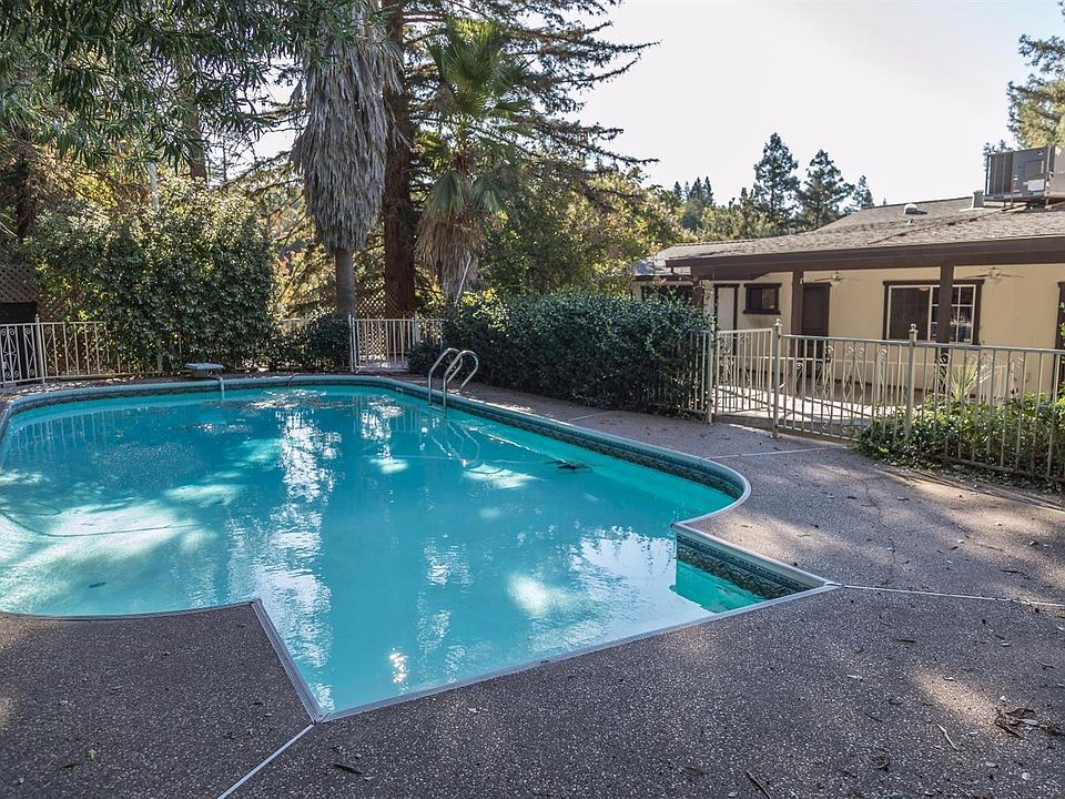 1st image of 4745 Lei St