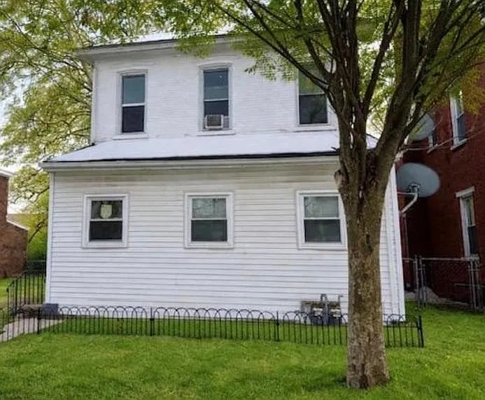 36 E 3rd St #2