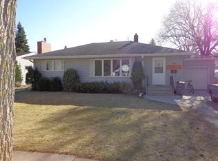 914 1st St S, Moorhead, MN 56560
