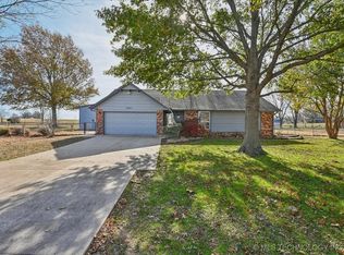 6030 Meadowside Ln, Tulsa, OK 74131