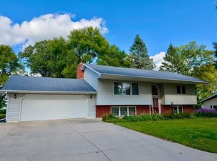 362 S Shore Dr, Winsted, MN 55395