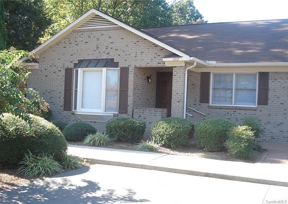 1st image of 1102 Ravenwood Ct #1102