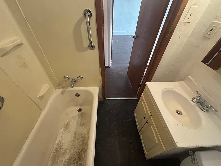 2226 Woodstock Ave #2 — Photo 19