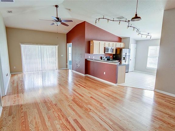 3rd image of 17512 Woodcrest Way