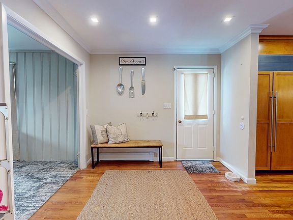 4th image of 386 Mill Rd