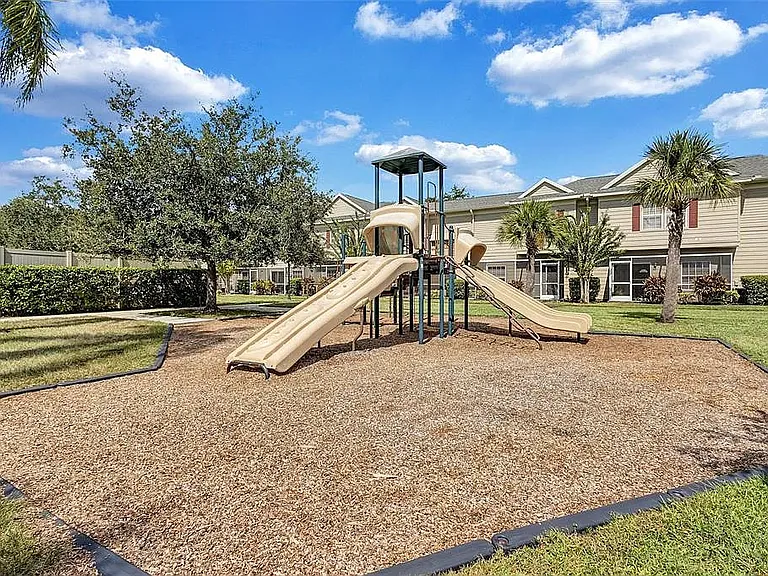 7702 Plantation Cir — Photo 25