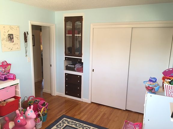4th image of 1826 Avenue E