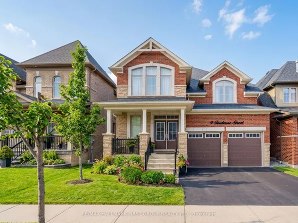 9 Toulouse St, Whitby, ON L1P 0J2