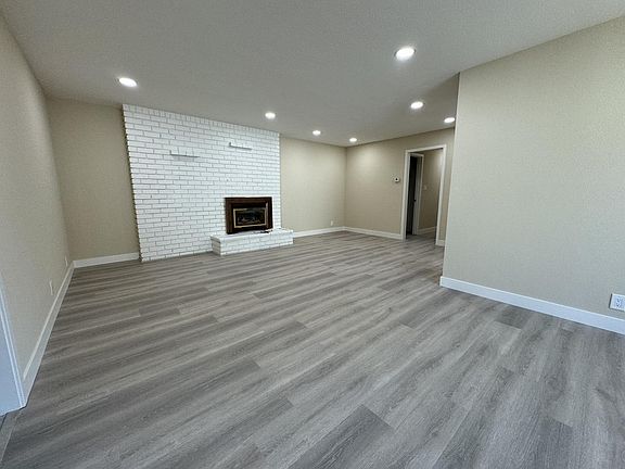 3rd image of 232 Eastside Dr