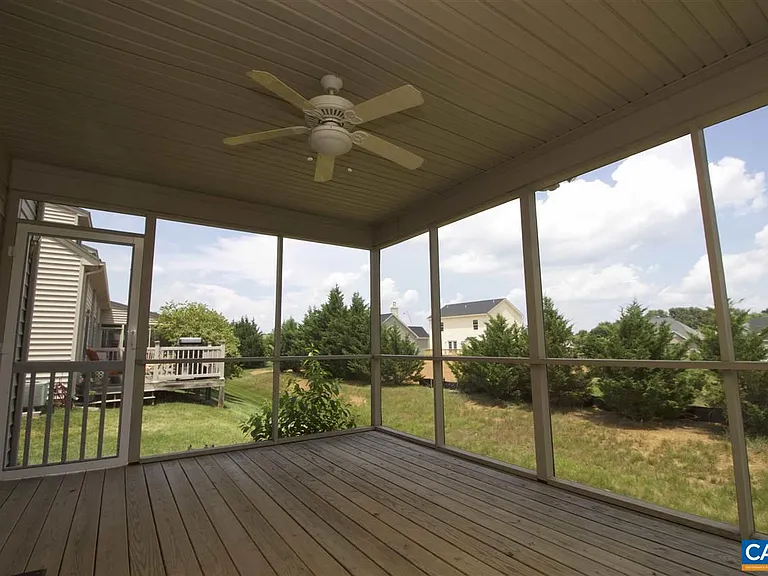 121 Bryant Dr — Photo 5