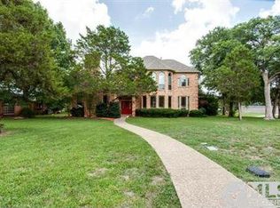 800 Cobblestone Ct, Cedar Hill, TX 75104