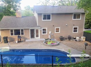 3861 Lost Valley Rd SE, Cedar Rapids, IA 52403