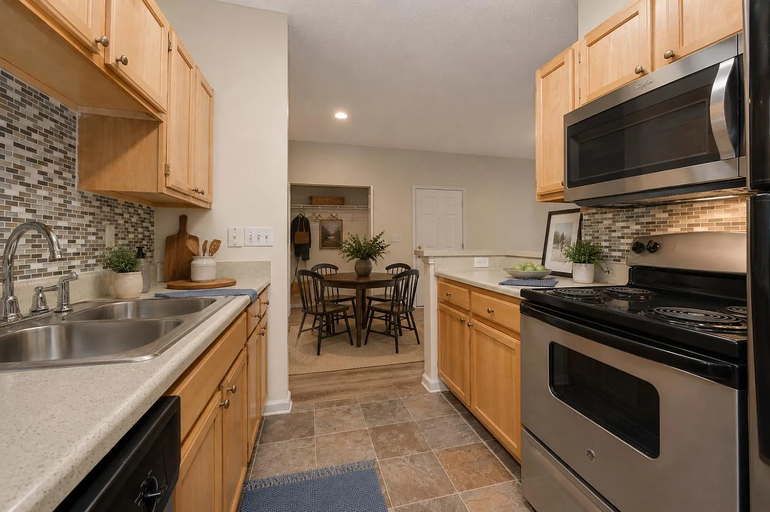 Forest Oaks Apartment Homes — Photo 3