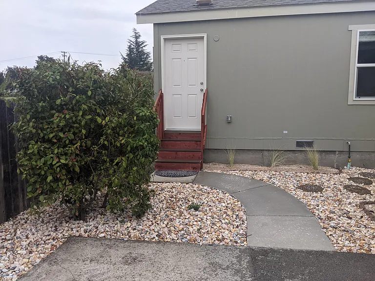 408 Springvalley Dr — Photo 16