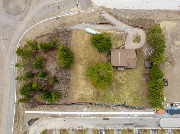 2045 Grandview St N, Oshawa, ON L1H 0J4