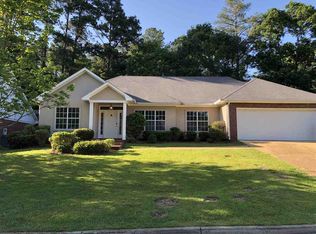 437 Autumn Creek Dr, Ridgeland, MS 39157