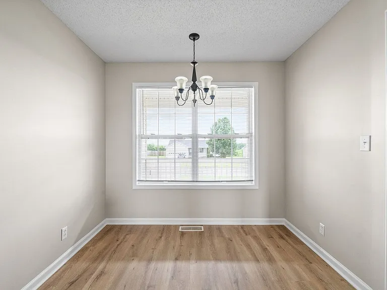 704 Shetland Dr — Photo 11