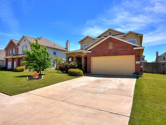 3rd image of 108 Palo Duro Ln