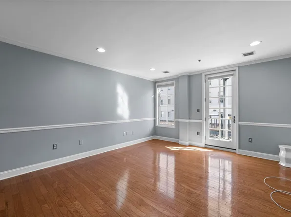 727 Monroe Street image 3 of 24