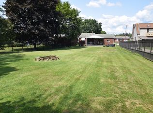 807 Painter Ave, Natrona Heights, PA 15065