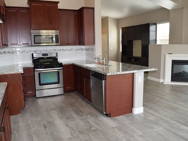 1902 Horseshoe Glen Cir — Photo 3