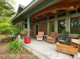 1150 Tanager Ln, Greenbank, WA 98253