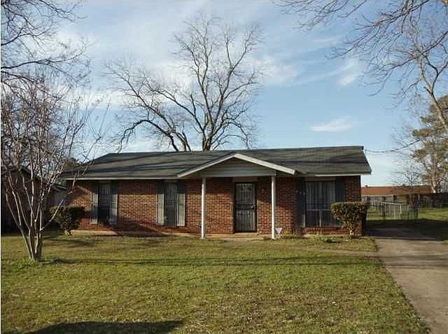 1st image of 649 Groveland Dr
