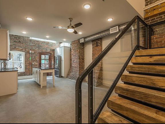 3rd image of 300 W Jackson Ave #103