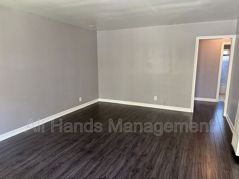1st image of 3025 E 5th St APT 1
