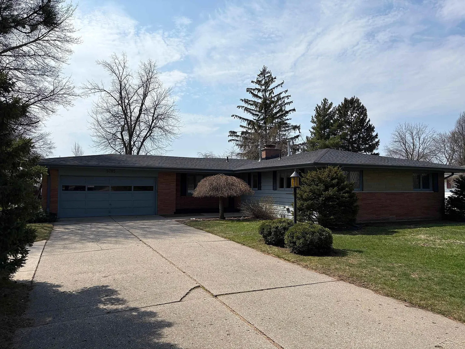 5785 Shattuck Rd photo 1