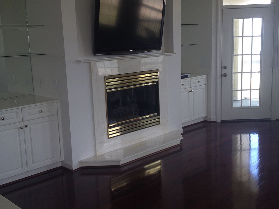 Fireplace & TV