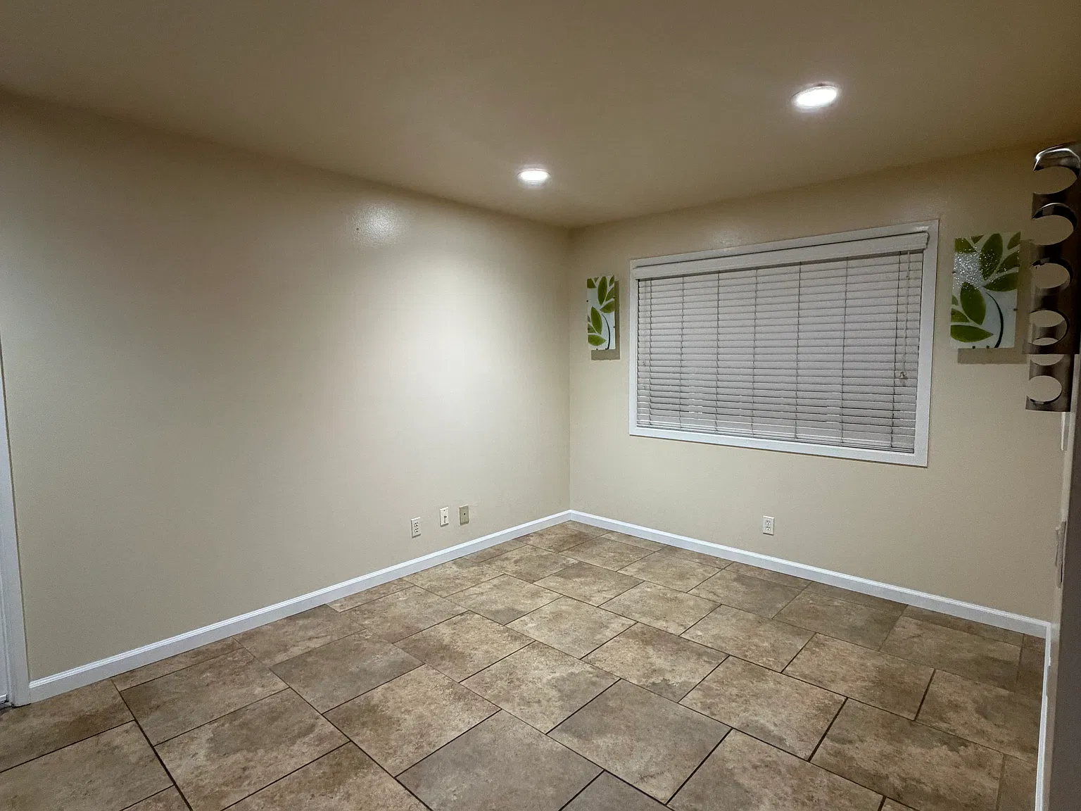1521 York Pl — Photo 3