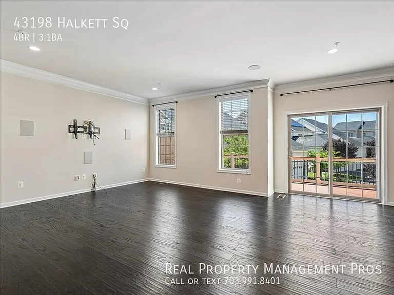 43198 Halkett Sq — Photo 4