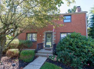 2301 Lambeth Dr, Pittsburgh, PA 15241